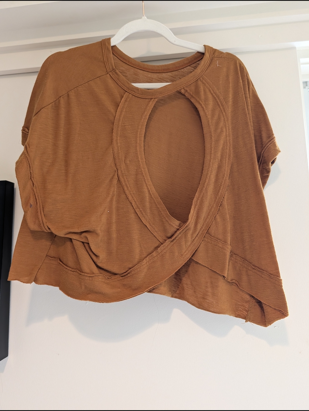 Rust Cropped Twist-Back Women's Top